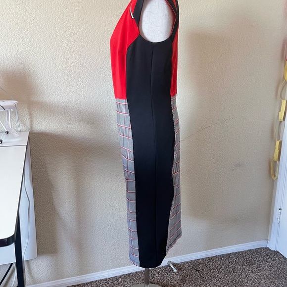 Sleeveless pencil dress - Picture 3 of 4